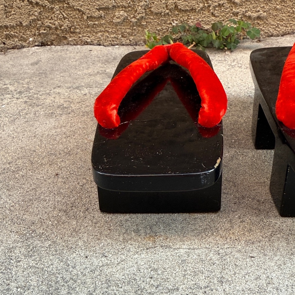 Authentic Japanese Black Wooden Geta - Picture 2 of 7